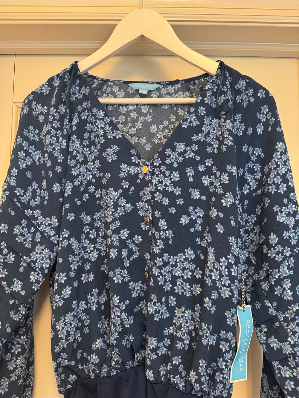 NWT Draper James Navy Floral Button-Front Blouse/Bodysuit